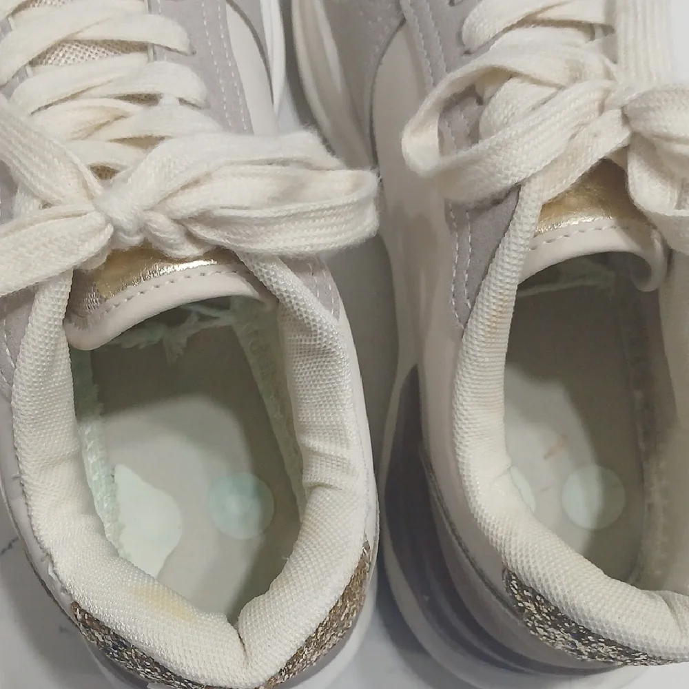 Stylish Women's Sneakers with Glitter Accents By Vintage Habana Sz 8.5 - Picture 6 of 8